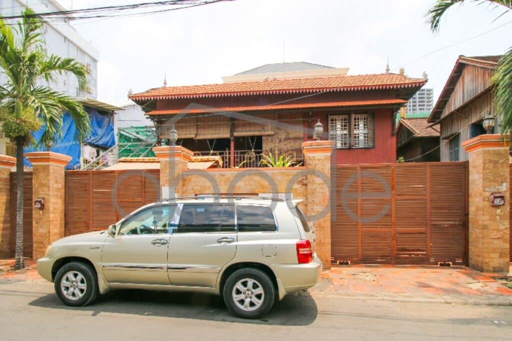 7-bedroom-house-for-sale-bkk