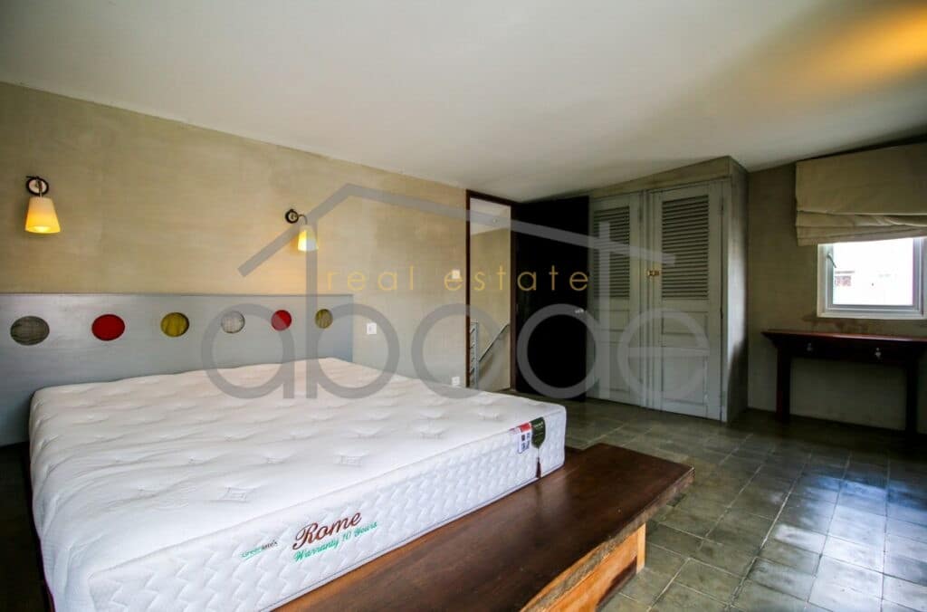 2 bedroom corner duplex apartment near BKK 2 for rent Boeung Prolit 7 Makara