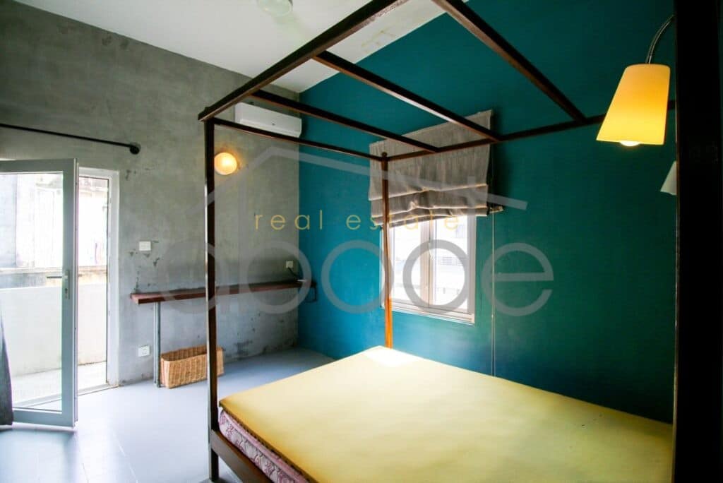 2 bedroom corner duplex apartment near BKK 2 for rent Boeung Prolit 7 Makara