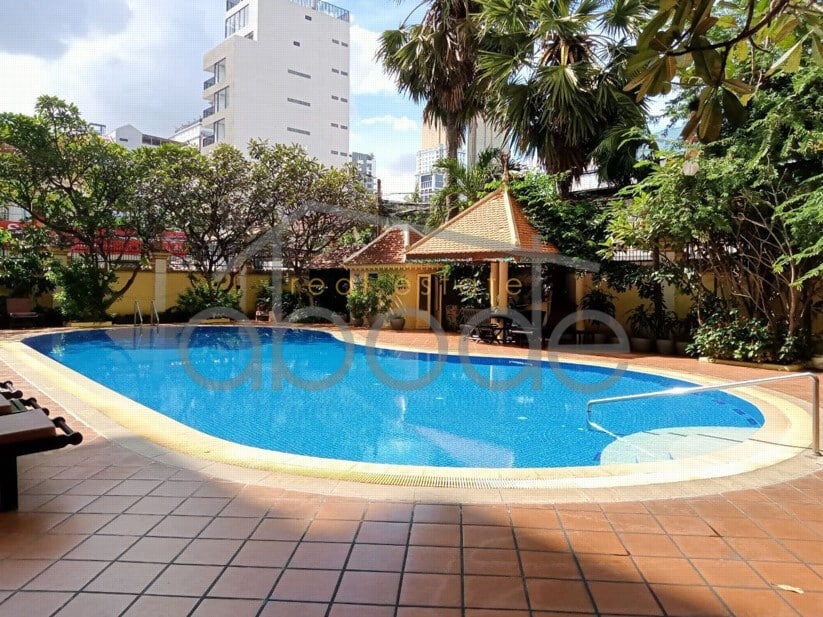 Large 3 bedroom apartment for rent BKK 1