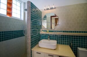 4-bedroom-Wat-Phnom-apartment-for-rent