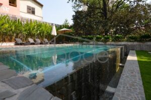 4-bedroom-Wat-Phnom-apartment-for-rent