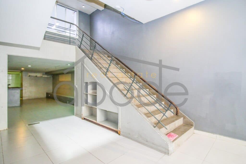commercial building for sale Daun Penh