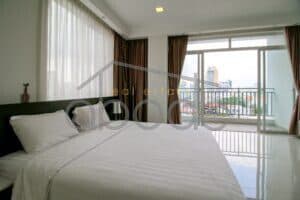 2-bedroom-apartment-swimming-pool-for-rent-bassac-lane