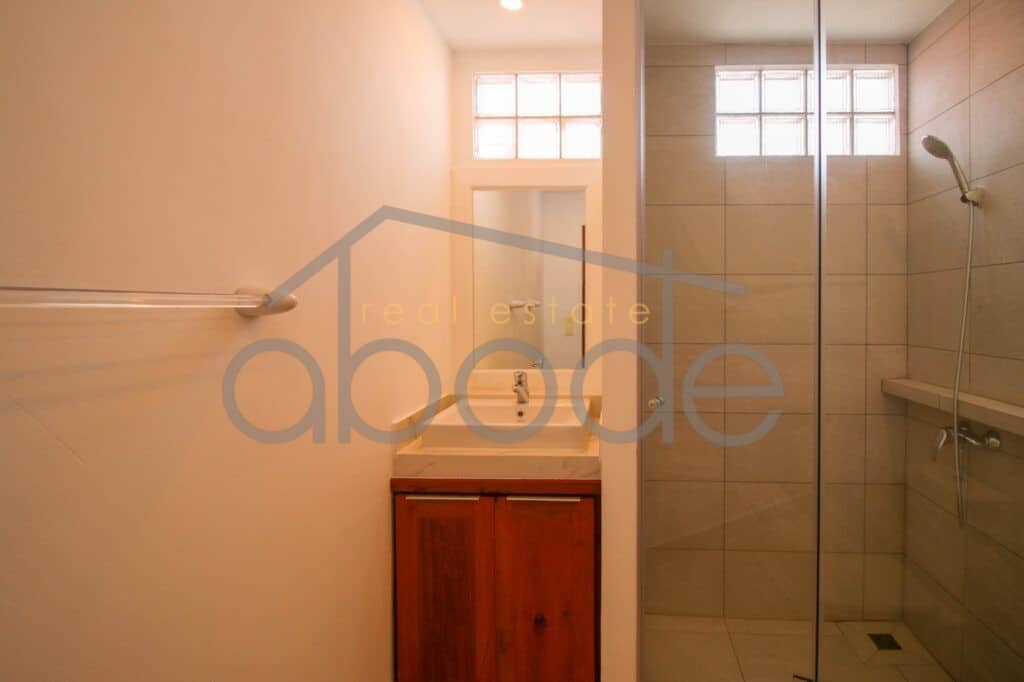Colonial penthouse apartment for rent Riverside Daun Penh