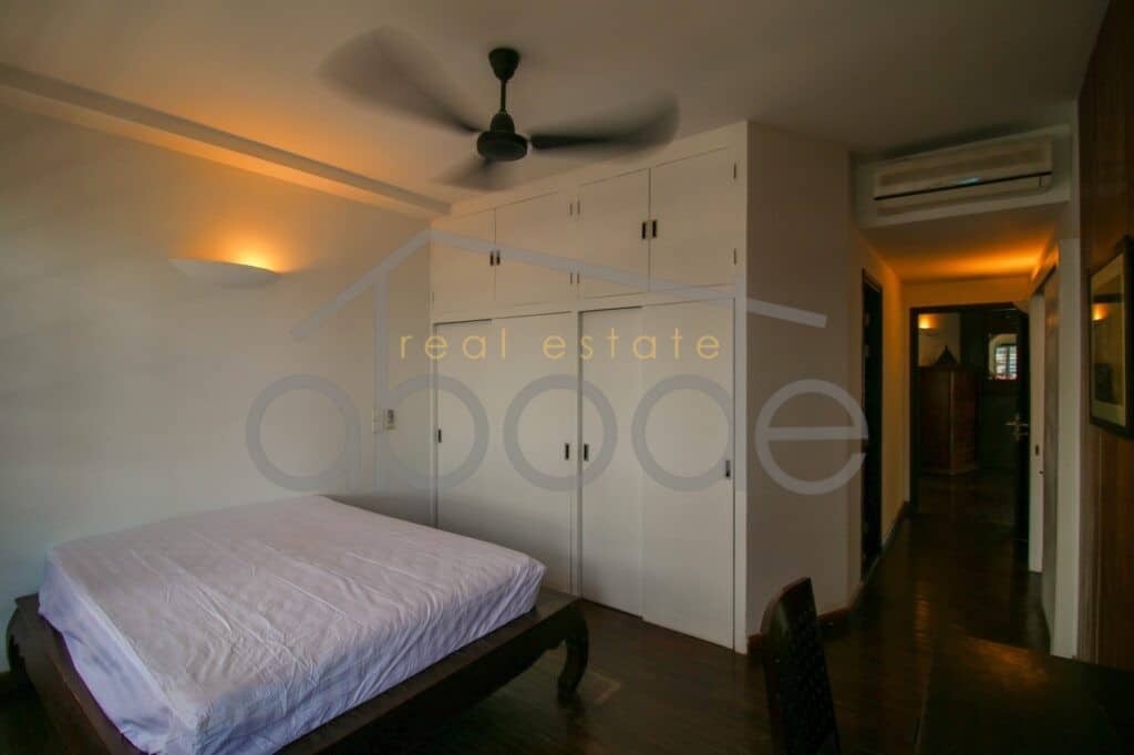 Colonial penthouse apartment for rent Riverside Daun Penh