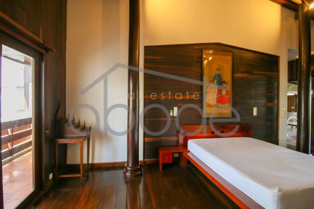 Colonial penthouse apartment for rent Riverside Daun Penh