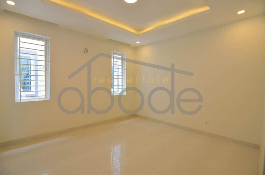 5 bedroom shophouse for sale near food hall Chroy Changvar