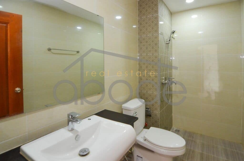 5 bedroom shophouse for sale near food hall Chroy Changvar
