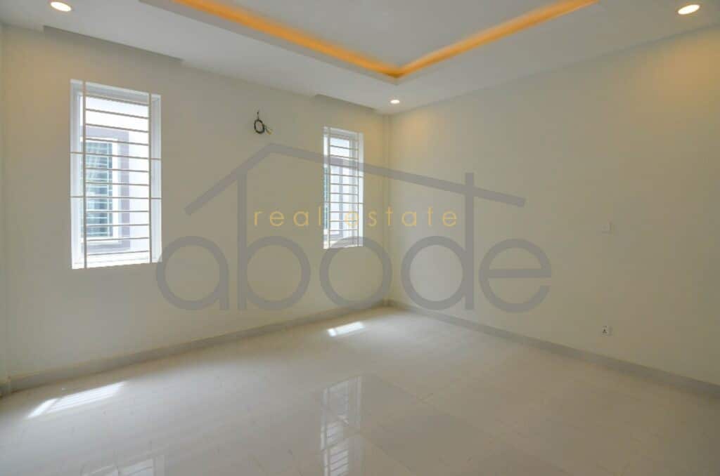 5 bedroom shophouse for sale near food hall Chroy Changvar