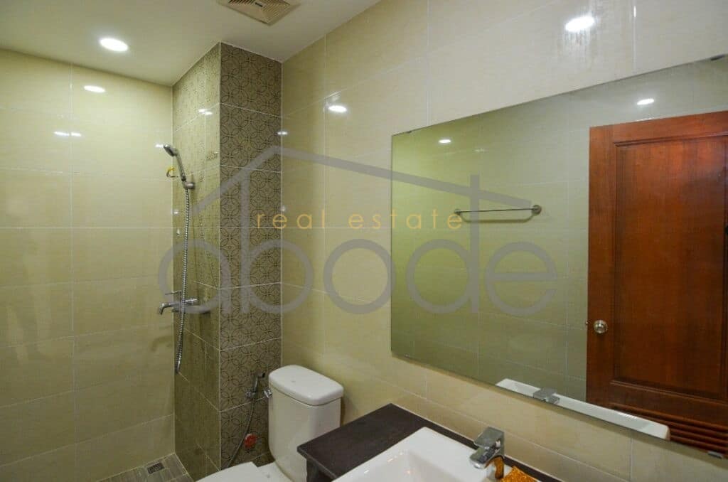 5 bedroom shophouse for sale near food hall Chroy Changvar
