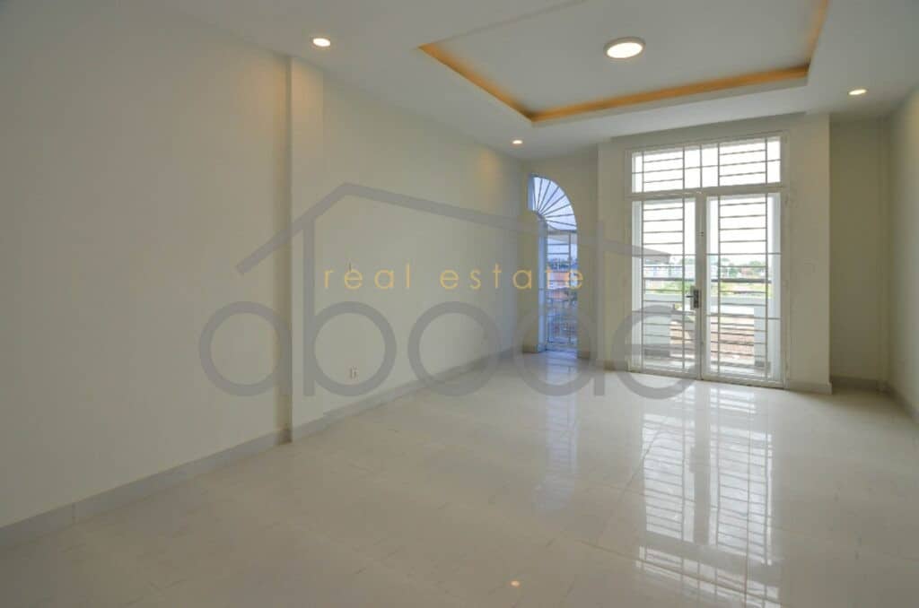 5 bedroom shophouse for sale near food hall Chroy Changvar