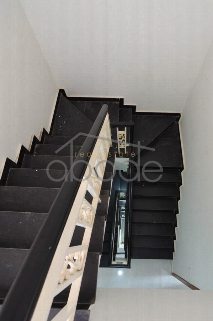 5 bedroom shophouse for sale near food hall Chroy Changvar