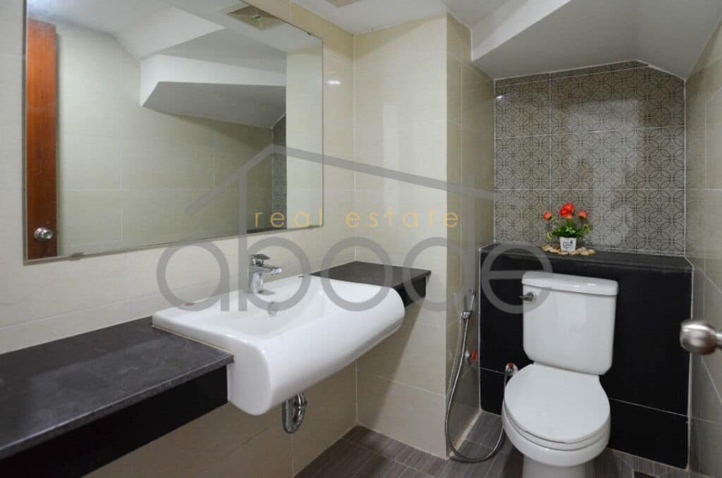 5 bedroom shophouse for sale near food hall Chroy Changvar