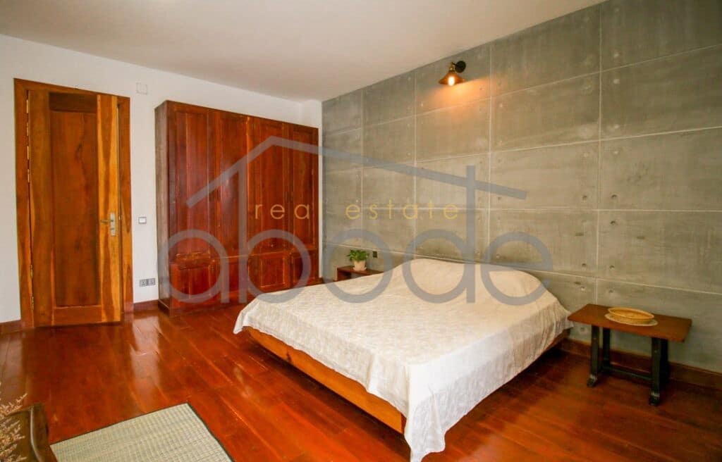 Beautiful modern Khmer 2 bedroom apartment for rent BKK 1 central Phnom Penh