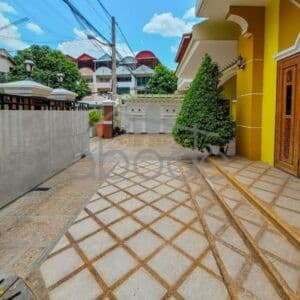5 bedroom villa pool for rent Tonle Bassac