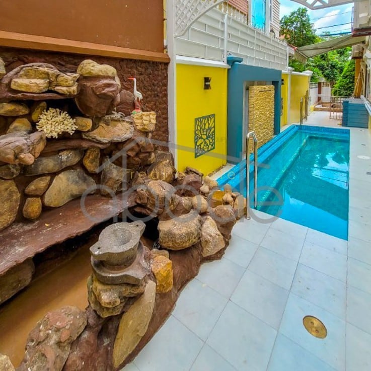 5 bedroom villa pool for rent Tonle Bassac
