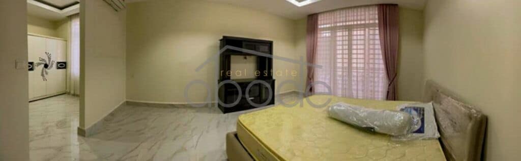 Large 5 bedroom villa for rent Chbar Ampov