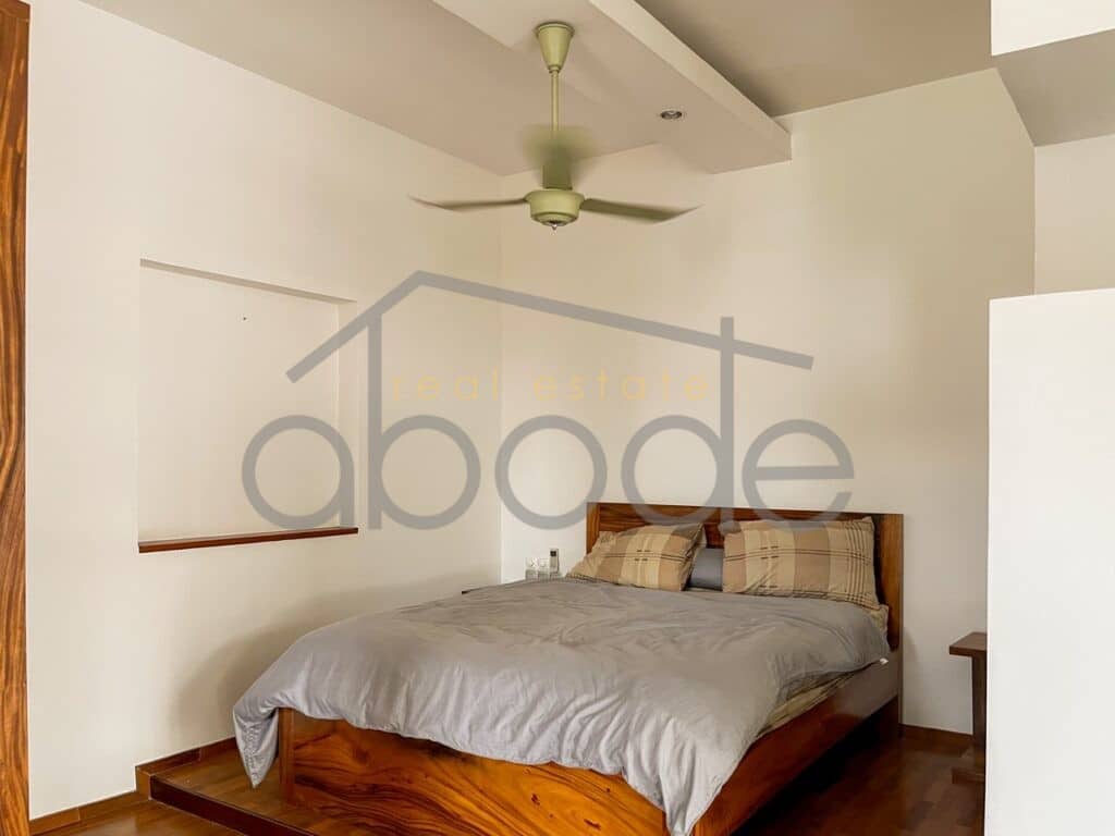 large-2-bedroom-apartment-for-rent-daun-penh
