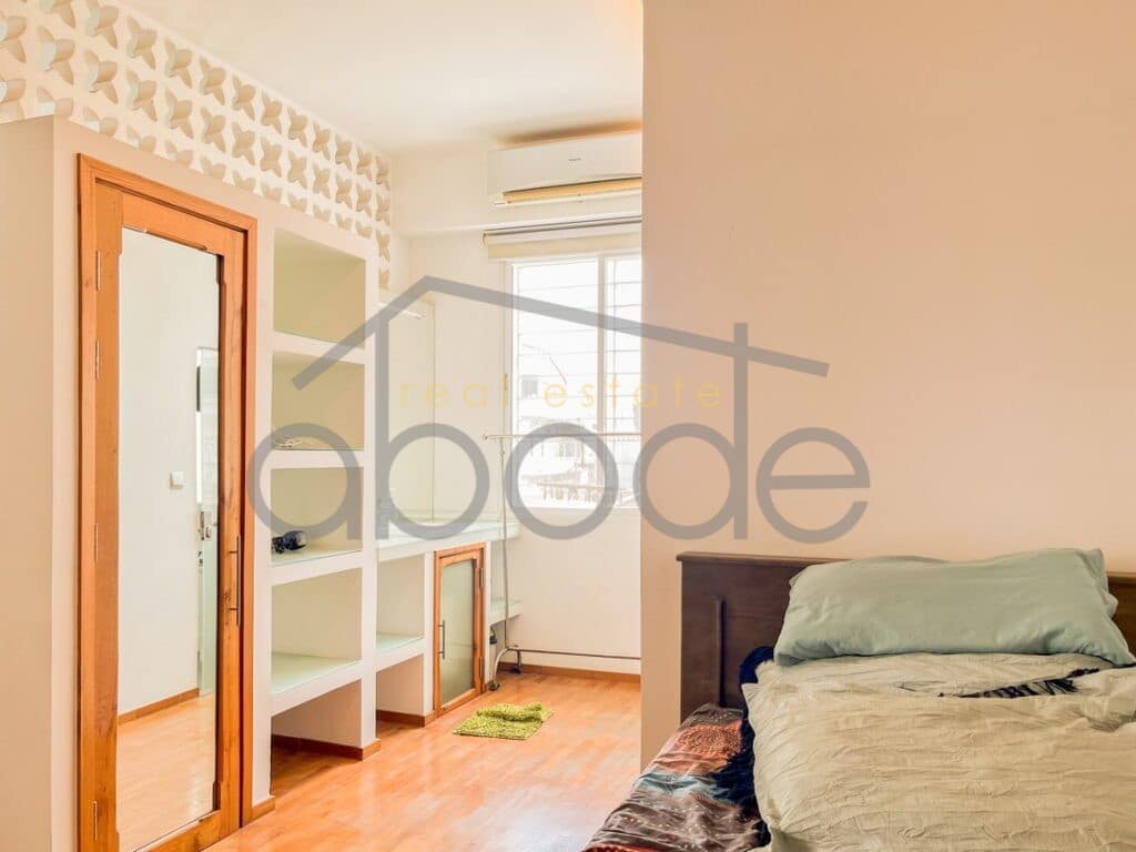 large-2-bedroom-apartment-for-rent-daun-penh