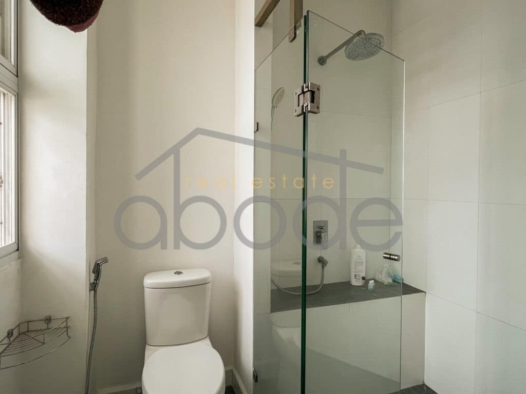 large-2-bedroom-apartment-for-rent-daun-penh