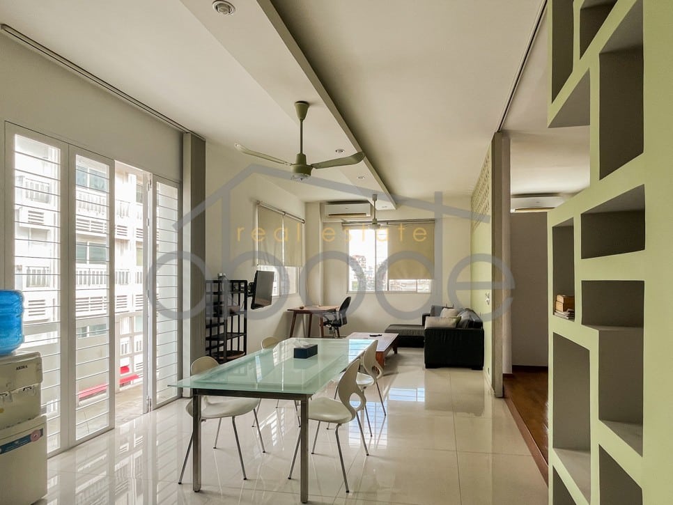 large-2-bedroom-apartment-for-rent-daun-penh