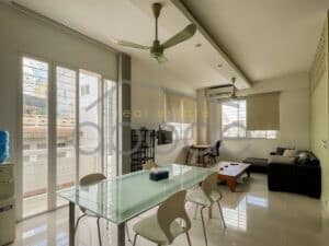large-2-bedroom-apartment-for-rent-daun-penh