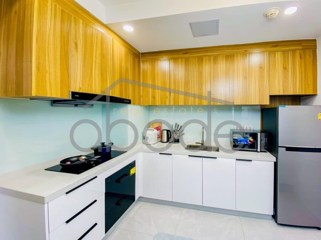Superb luxury 2 bedroom apartment swimming pool for rent BKK 1
