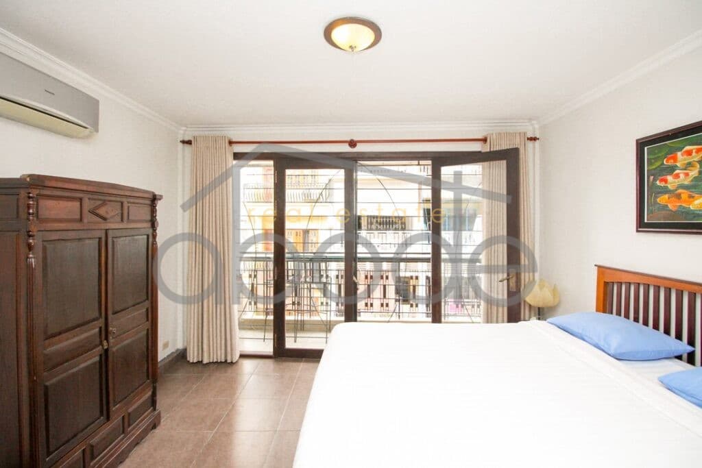 Smart 1 bedroom Riverside apartment for rent Daun Penh