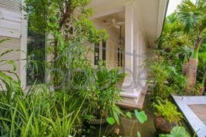 100 room deluxe hotel for sale central Phnom Penh