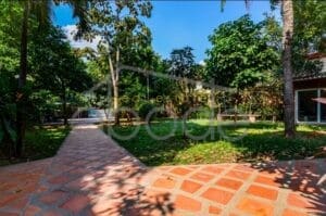 32 bedroom villa complex for sale chroy changvar