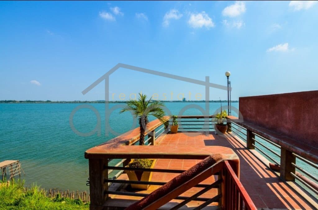 32 bedroom villa complex for sale chroy changvar