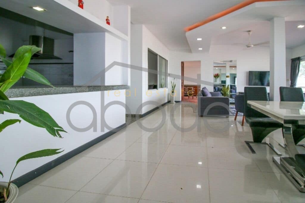 32 bedroom villa complex for sale chroy changvar