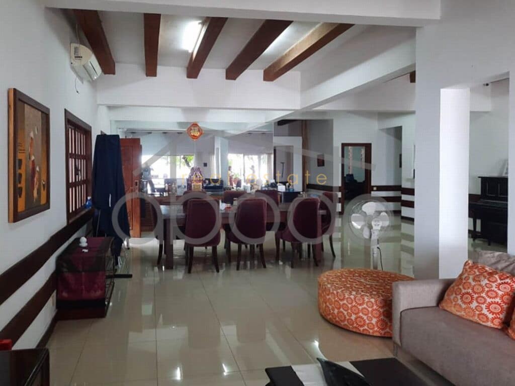 32 bedroom villa complex for sale chroy changvar