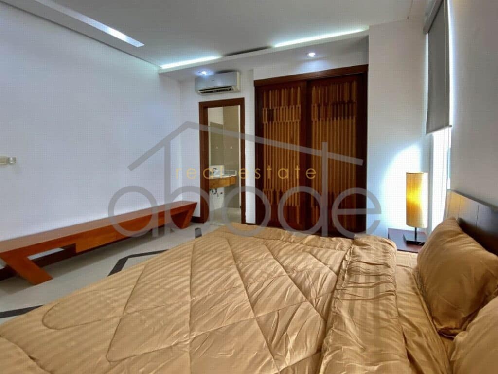 Grand 2 bedroom apartment for rent Russian Market