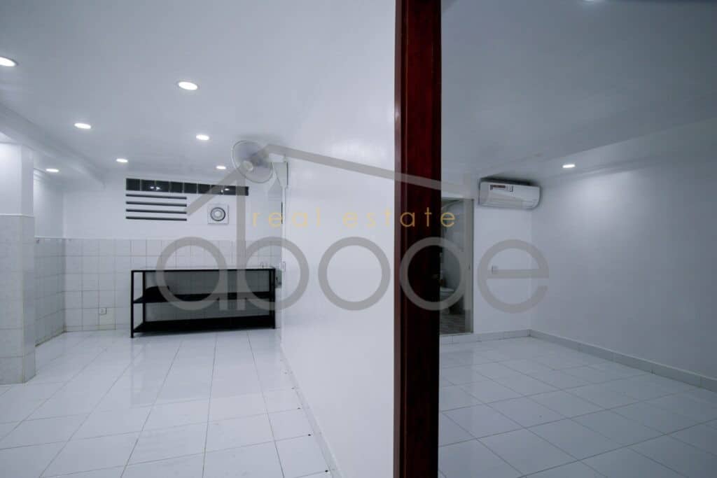 3-bedroom-shophouse-for-rent-tonle-bassac-near-bkk-1