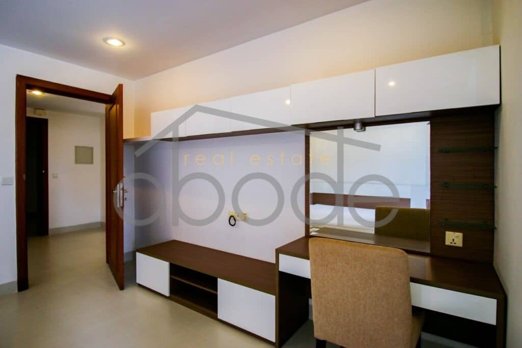 modern 2 bedroom apartment for rent BKK 1