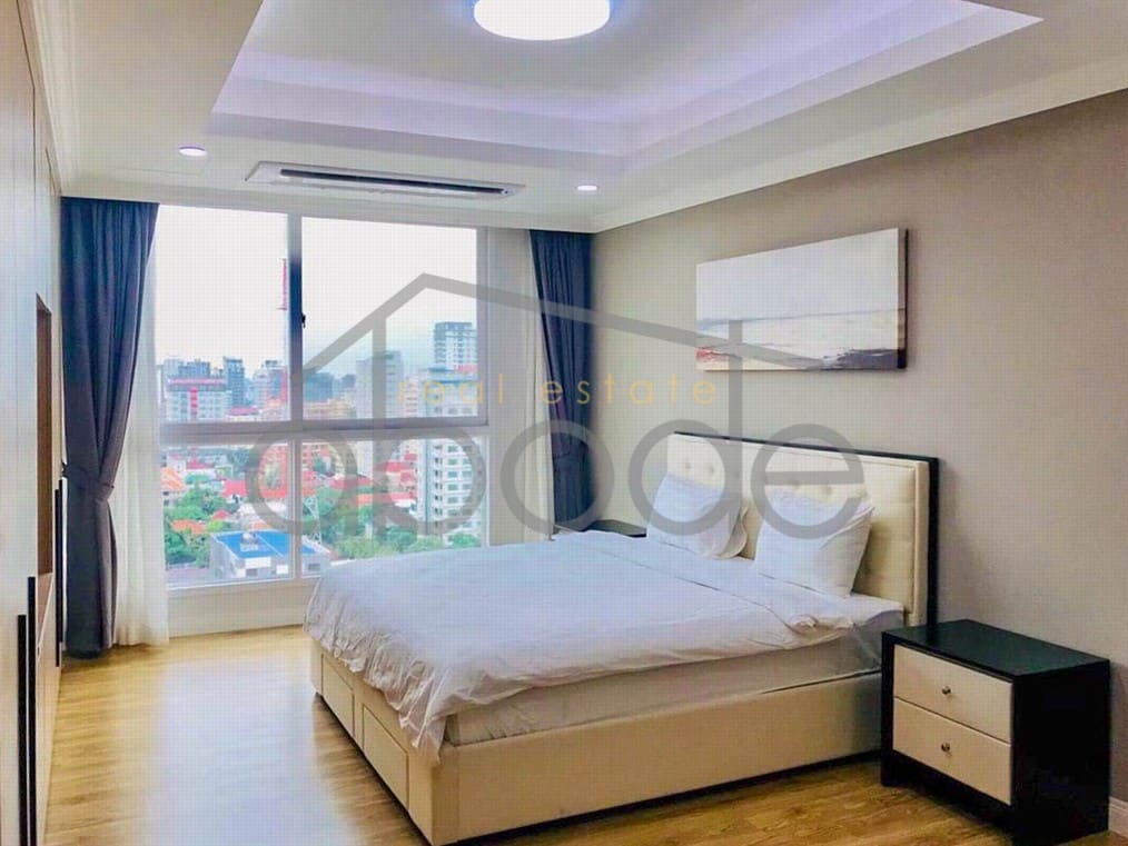 luxury 3 bedroom executive apartment for rent BKK 1