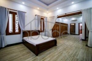 4 bedroom villa for rent Russian Market central Phnom Penh