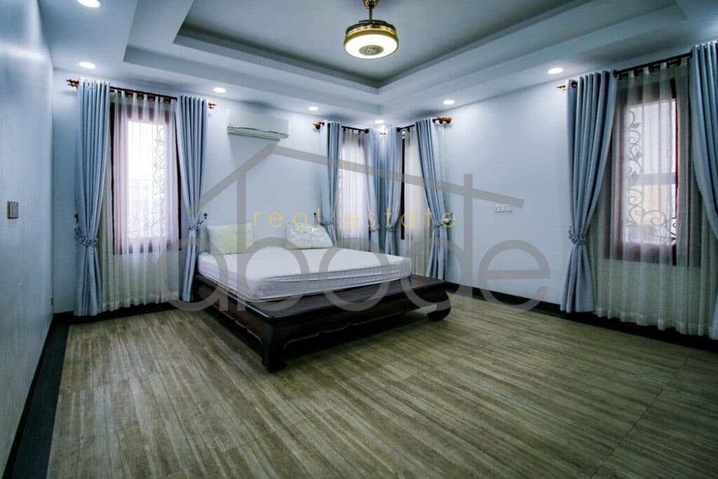 4 bedroom villa for rent Russian Market central Phnom Penh