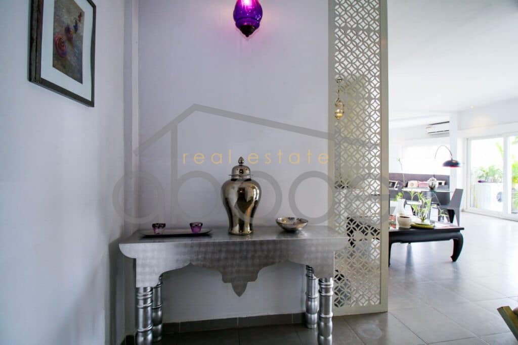 Romantic 2 bedroom apartment for rent daun penh