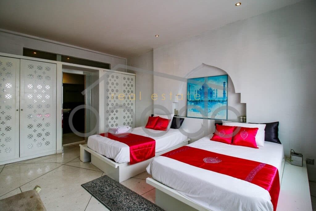 Romantic 2 bedroom apartment for rent daun penh