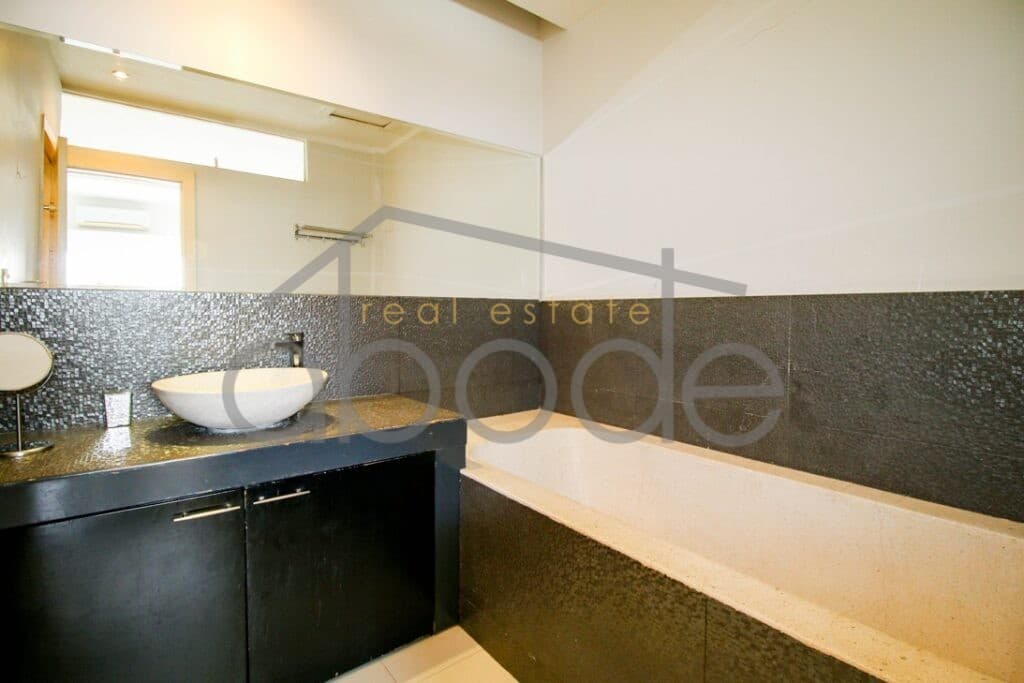 Romantic 2 bedroom apartment for rent daun penh