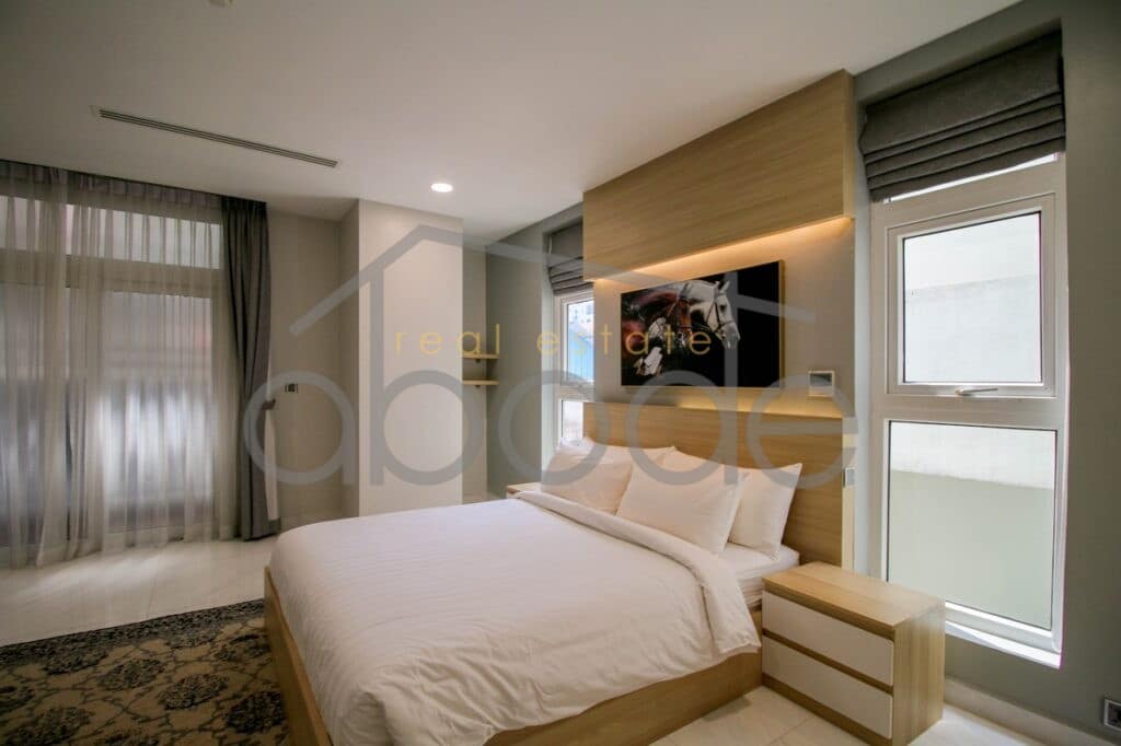 Luxury 3 bedroom serviced apartment for rent BKK 2
