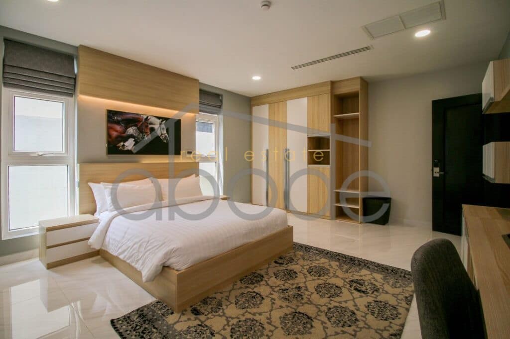 Luxury 3 bedroom serviced apartment for rent BKK 2