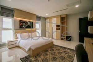 Luxury 3 bedroom serviced apartment for rent BKK 2