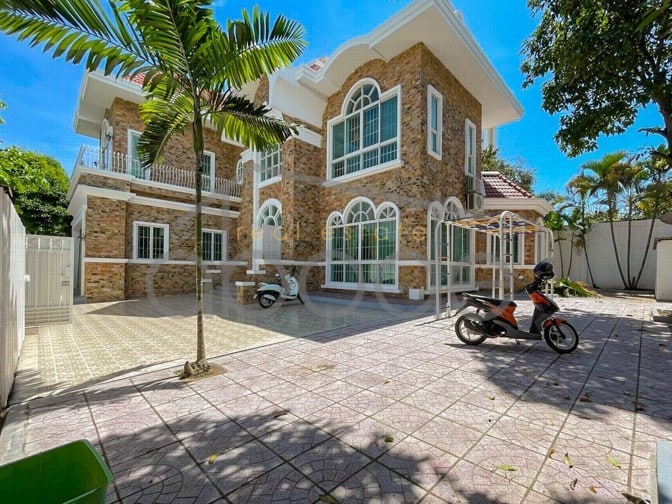 Luxury 6 bedroom villa for rent Tonle Bassac