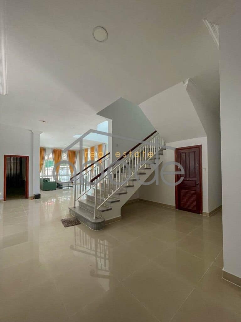Luxury 6 bedroom villa for rent Tonle Bassac