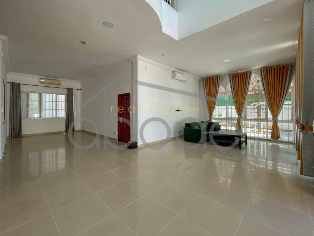 Luxury 6 bedroom villa for rent Tonle Bassac