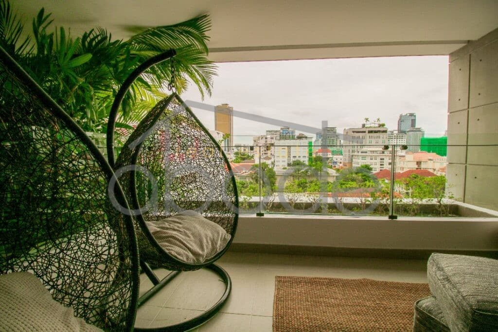 Luxury 2-bedroom duplex apartment for rent Daun Penh central Phnom Penh